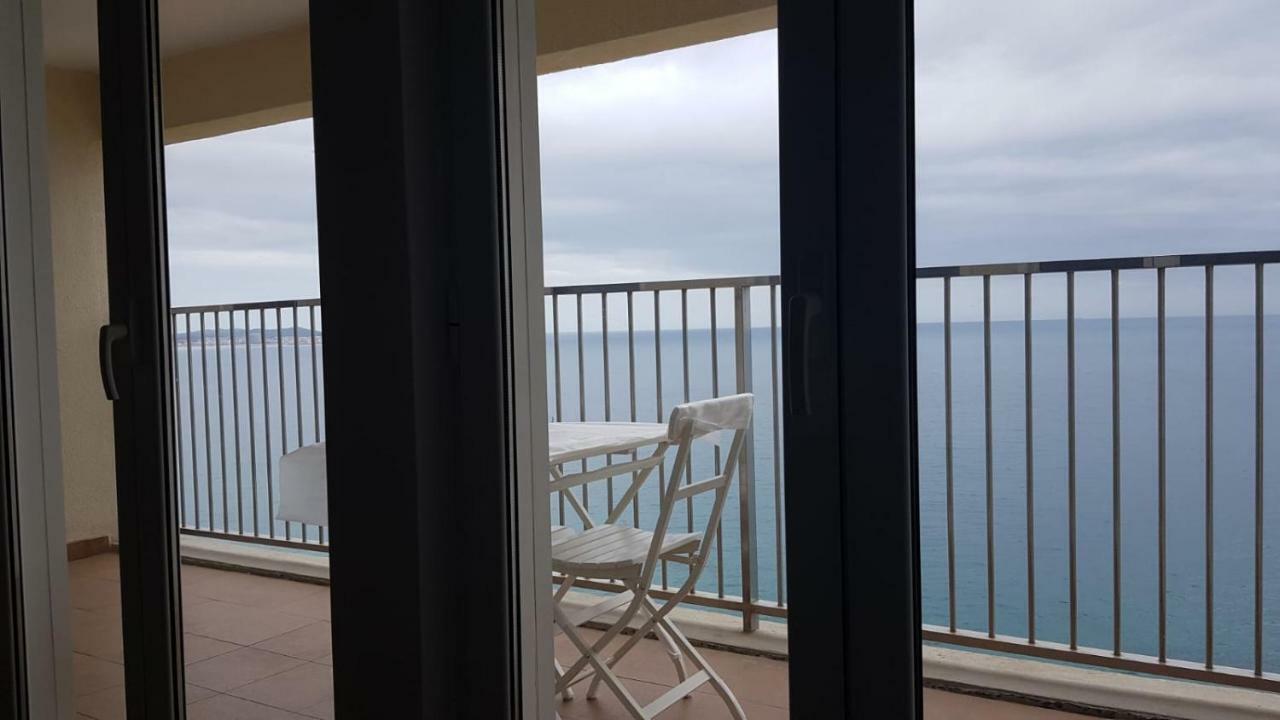 פלטחה ד'ארו Apartamento En Primera Linia Vistas Al Mar מראה חיצוני תמונה